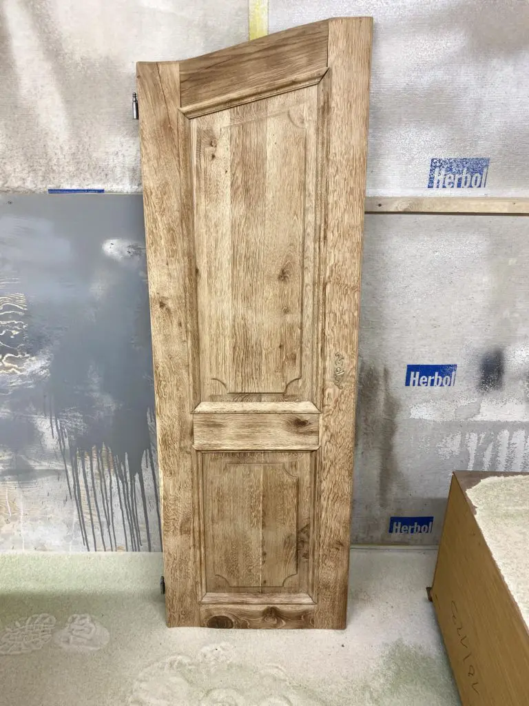 microgommage porte armoire chêne massif