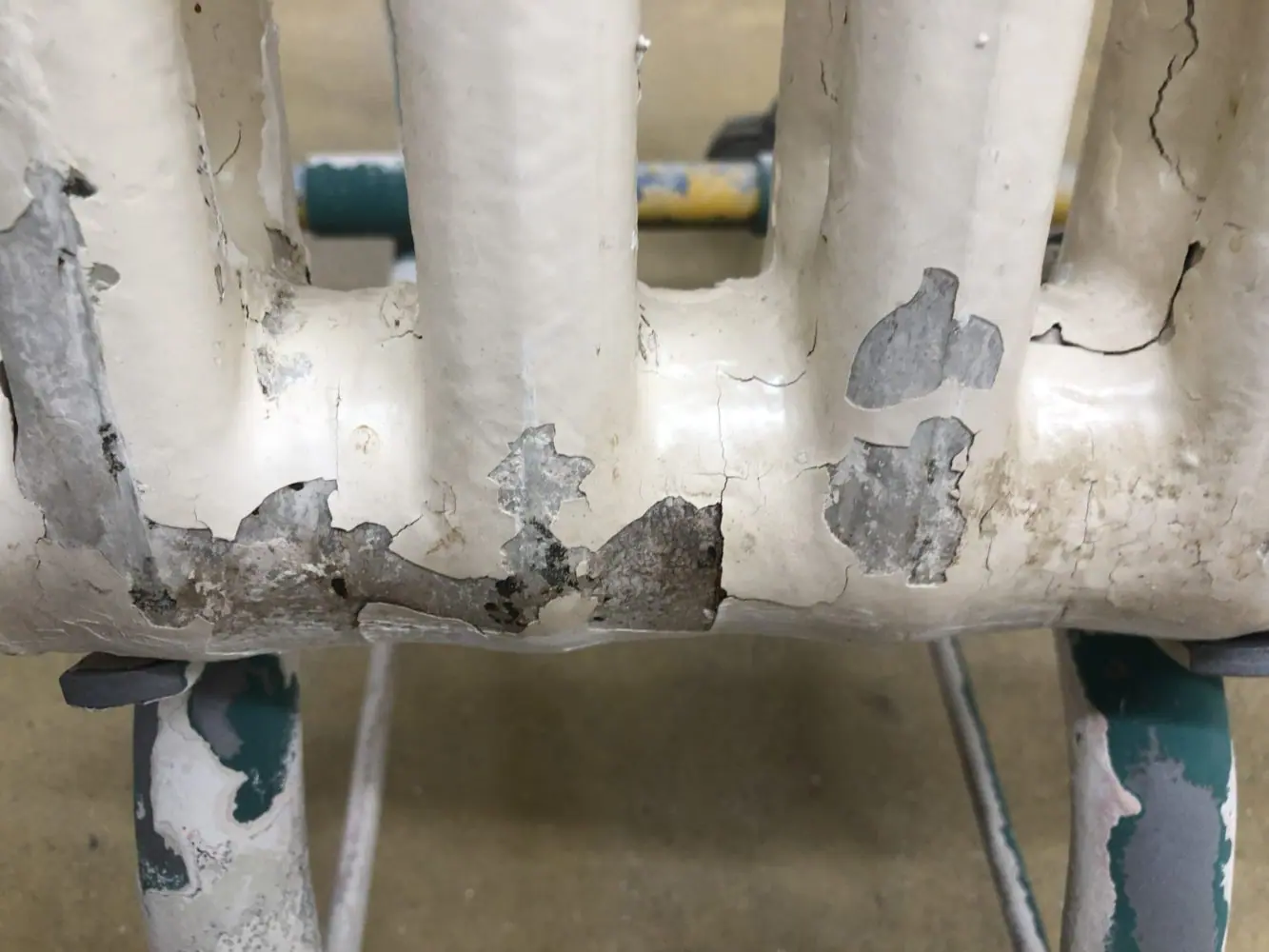 Sablage sur radiateur en fonte