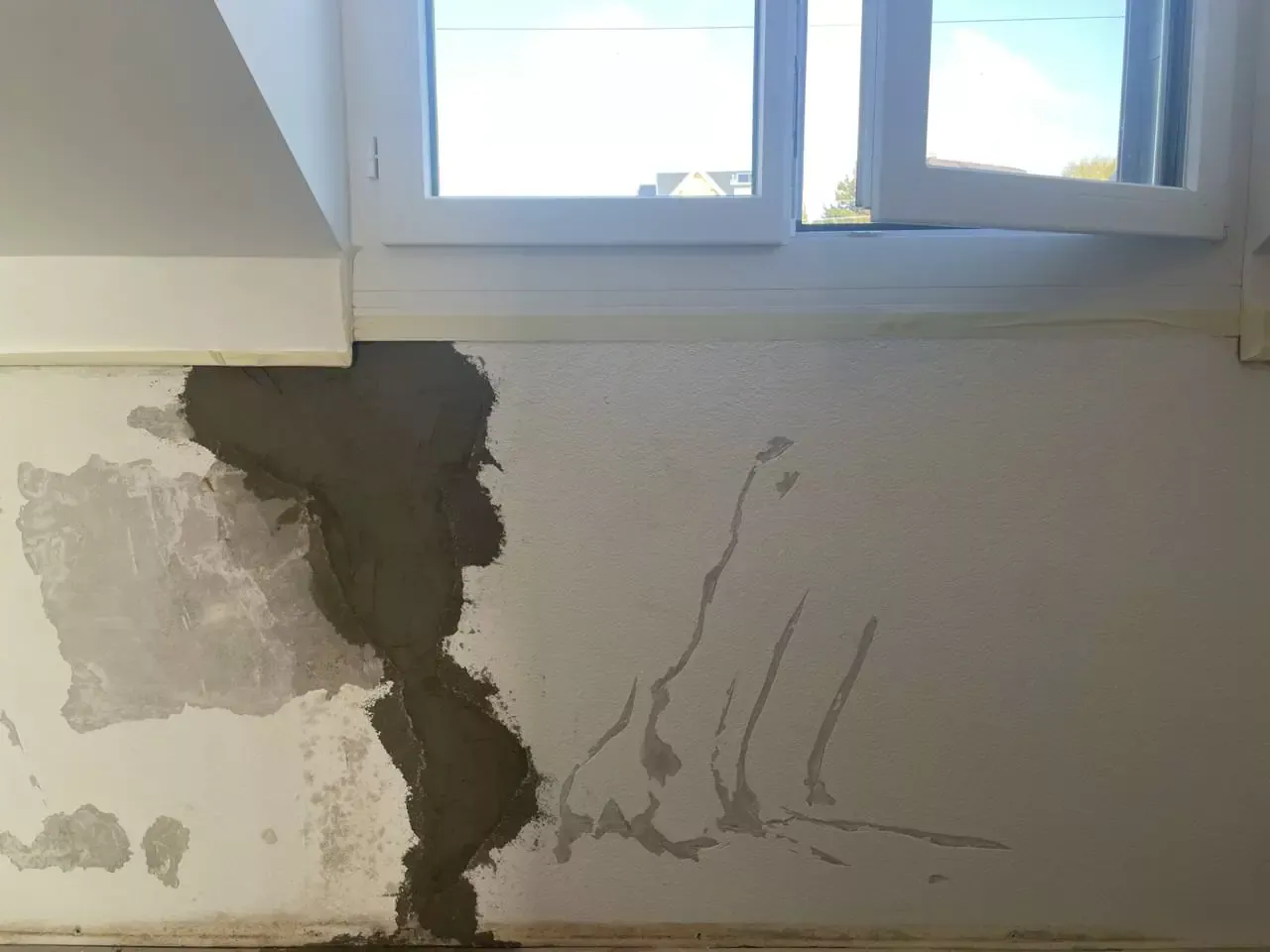 Réparation d&rsquo;un mur de façade intérieure suite à une infiltration d&rsquo;eau