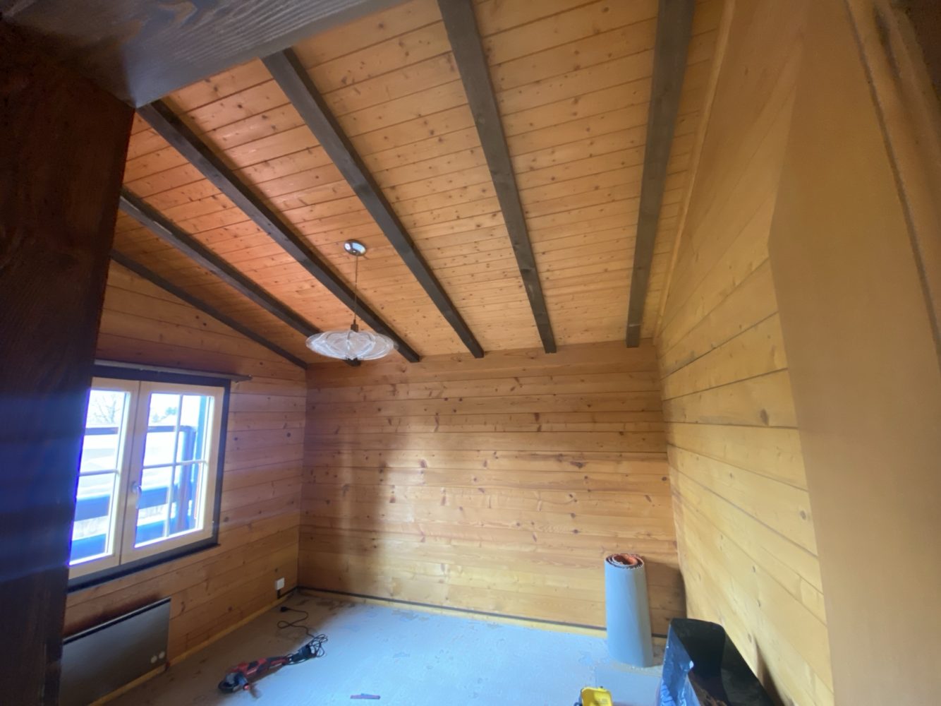 Aérogommage intérieur d'un chalet en madriers SABLAGE AÉROGOMMAGE — free download