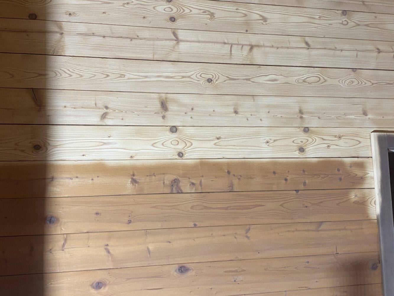 Aérogommage intérieur d'un chalet en madriers SABLAGE AÉROGOMMAGE — free download