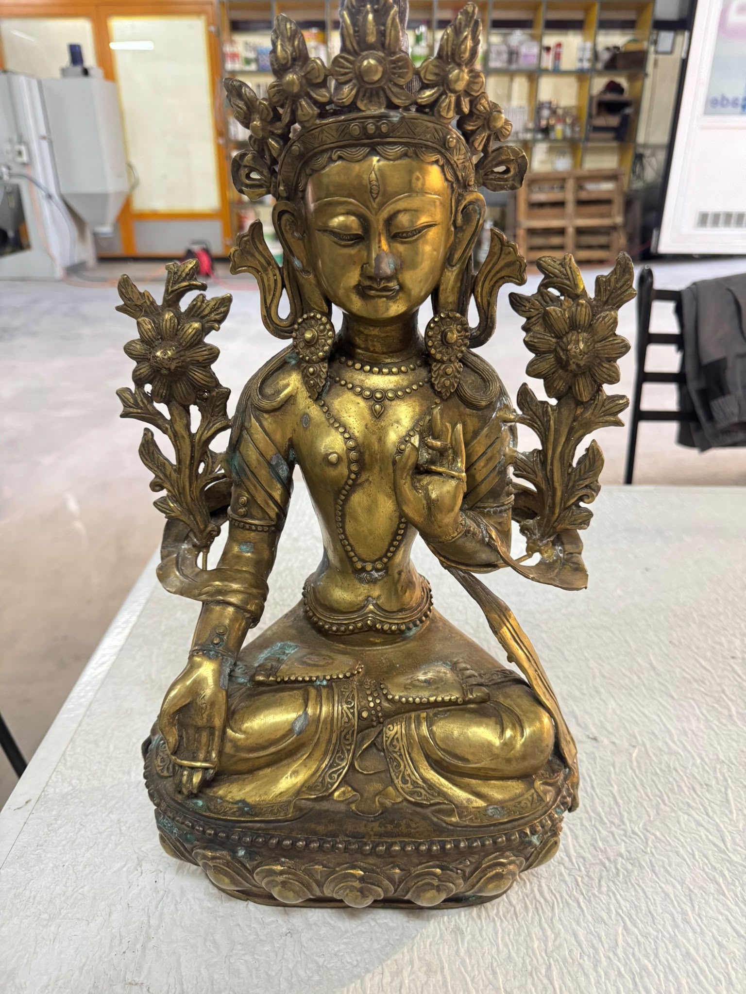 Microbillage et vernissage d&rsquo;une statuette en bronze